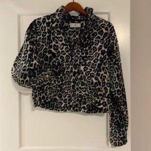 Black leopard fleece cropped sweatshirt.